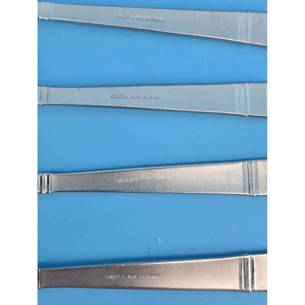 Set of 4 Oneida TIRAMISU Oval Soup Spoons 18/10‎ Stainless Frosted Handle 7 1/4